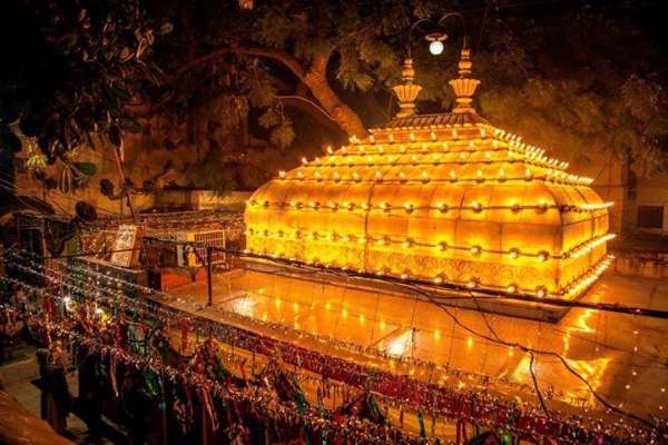 Dome of Amir Khusro Dargah ,India